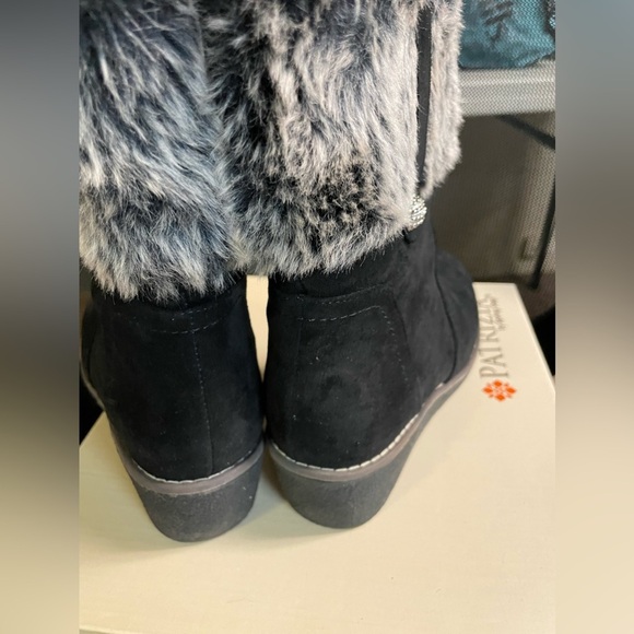 Spring Step Black Ankle Boots with Faux Fur Trim - Picture 2 of 7